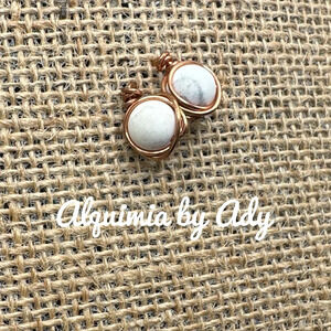 COPPER WHITE HOWLITE ROUND STUDS